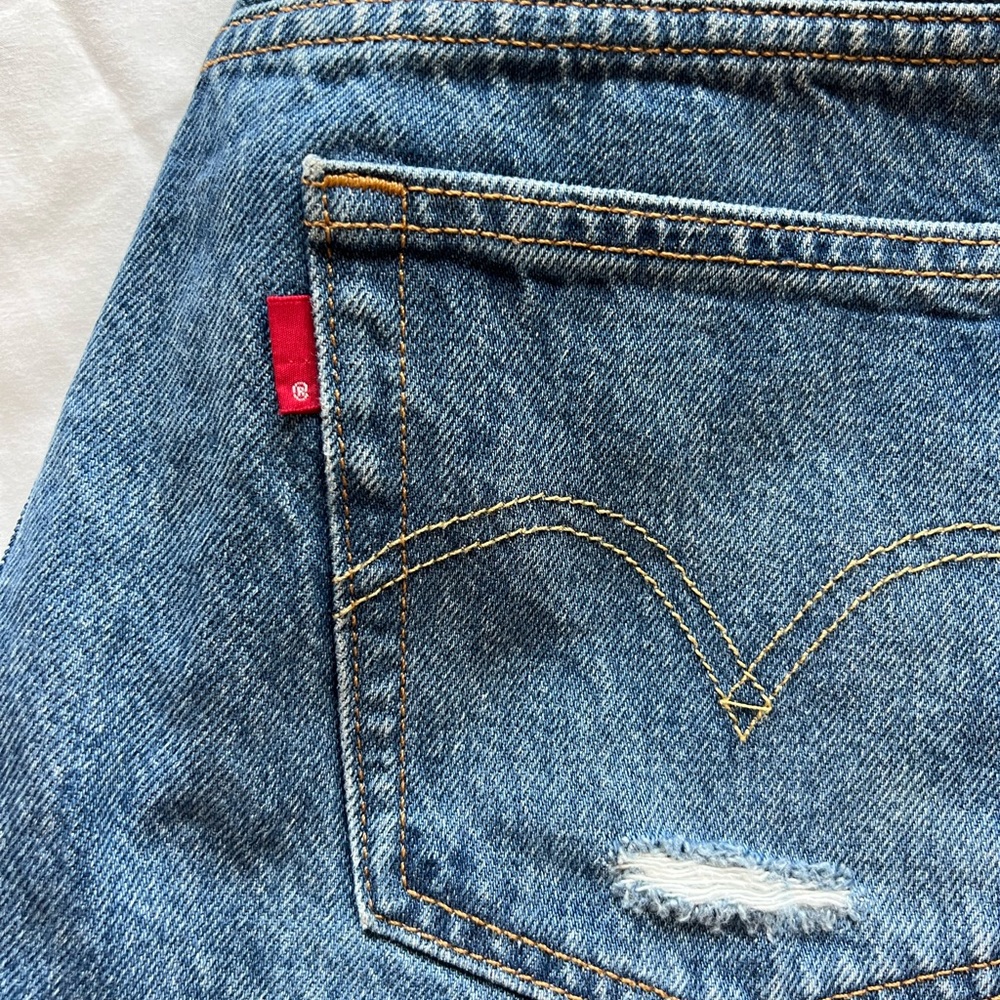 levi jean shorts - Picture 7 of 7